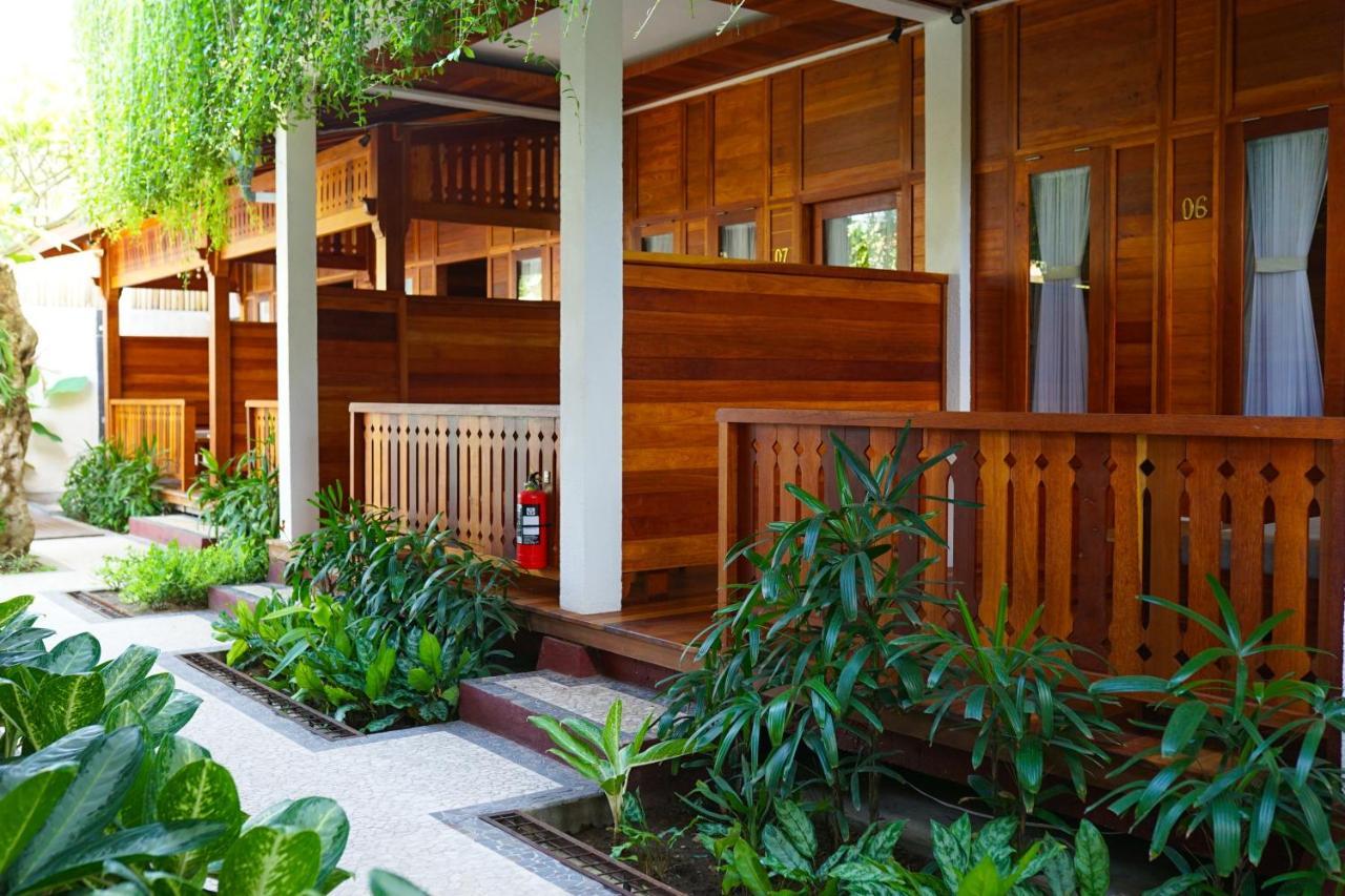 La'Villaris Hotel & Resto Kuta  ภายนอก รูปภาพ