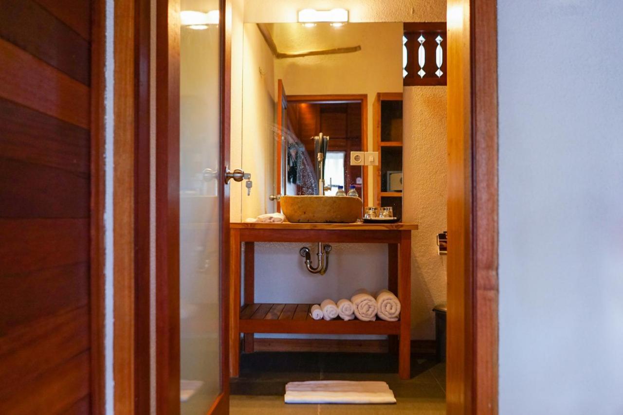 La'Villaris Hotel & Resto Kuta  ภายนอก รูปภาพ