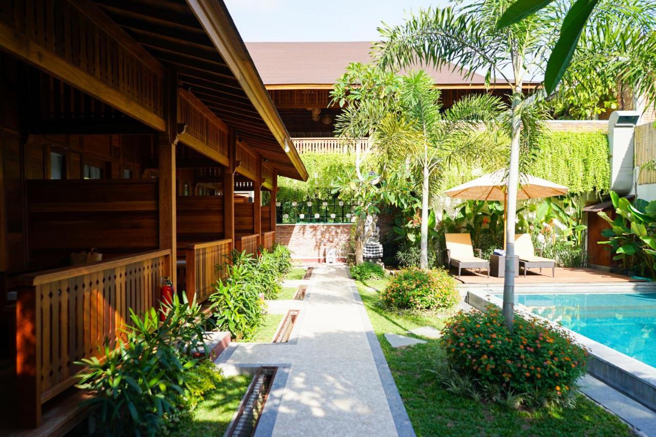 La'Villaris Hotel & Resto Kuta  ภายนอก รูปภาพ